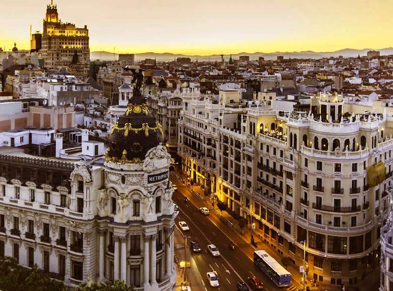 Madrid A Natale.Comincia Il Tuo Natale A Madrid Parti Per L Immacolata Con Dgtravel